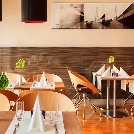 Отель Intercityhotel 4*