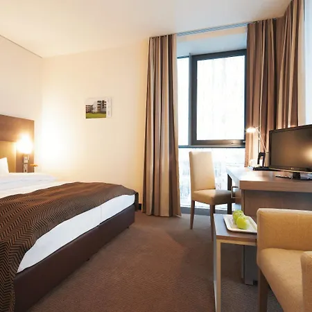 Intercityhotel Отель 4*