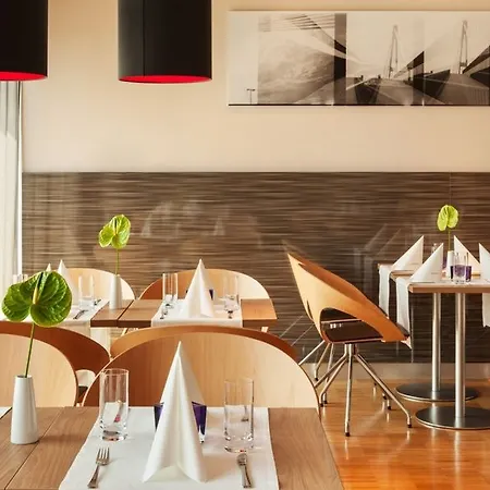 Intercityhotel Отель